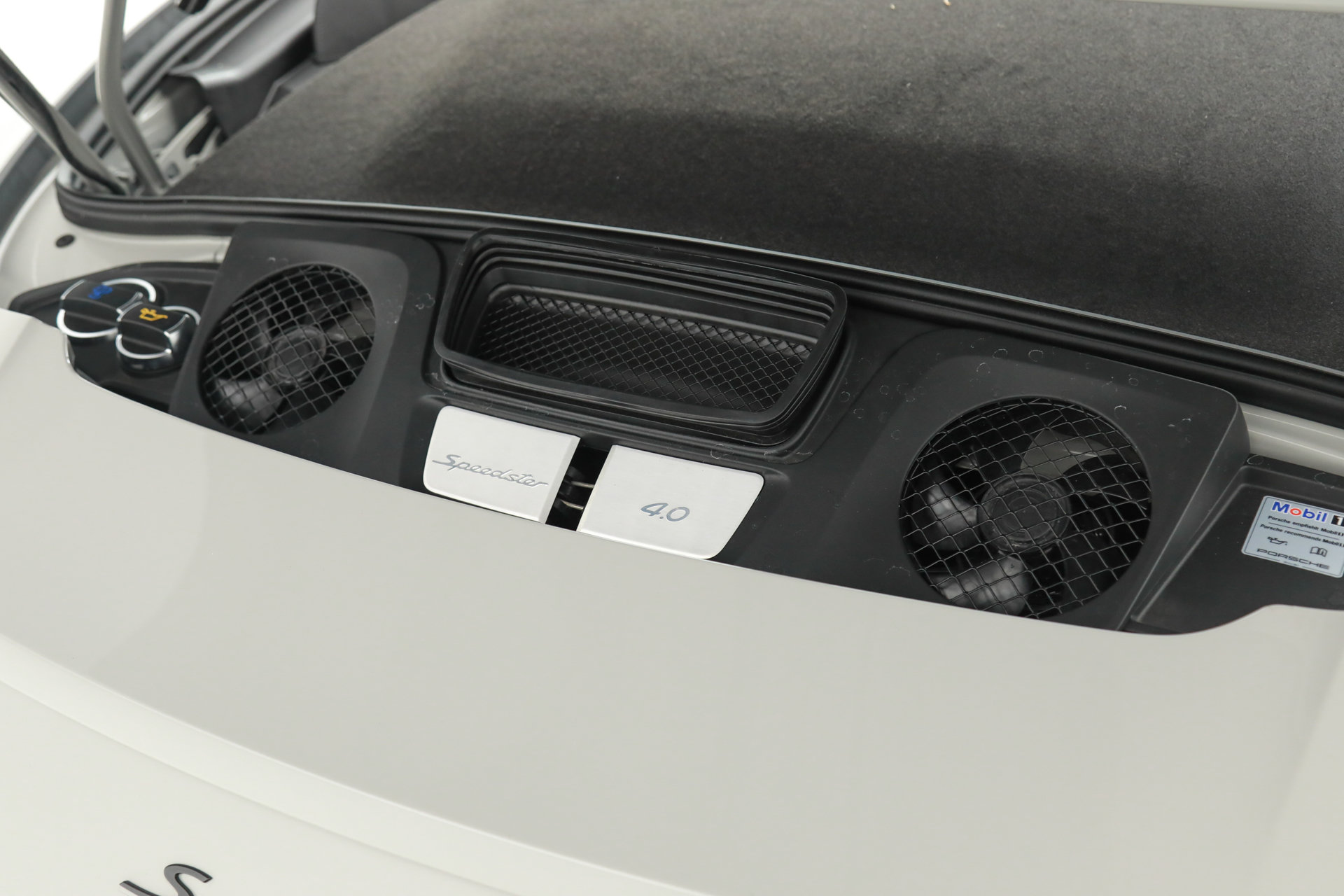 Used 2019 Porsche 911 Speedster RWD image 36