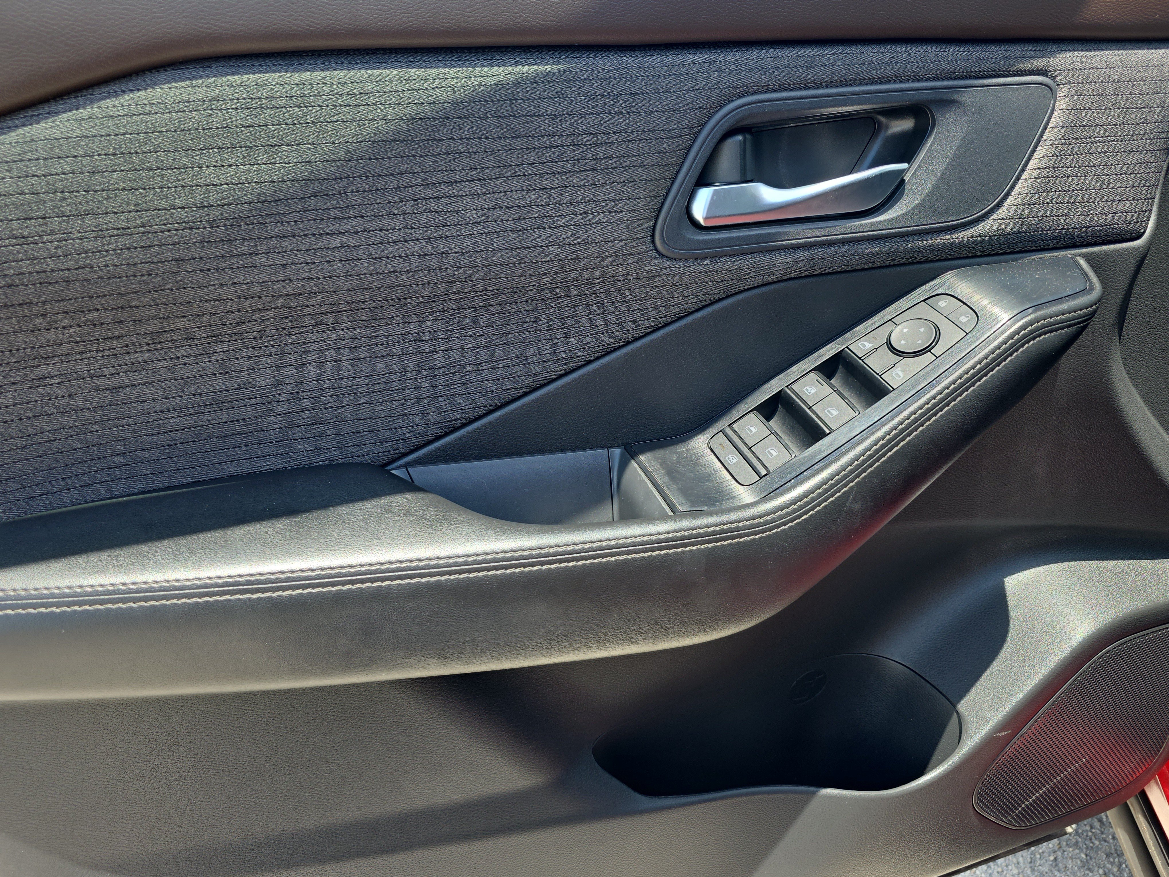 Used 2023 Nissan Rogue SV FWD image 20