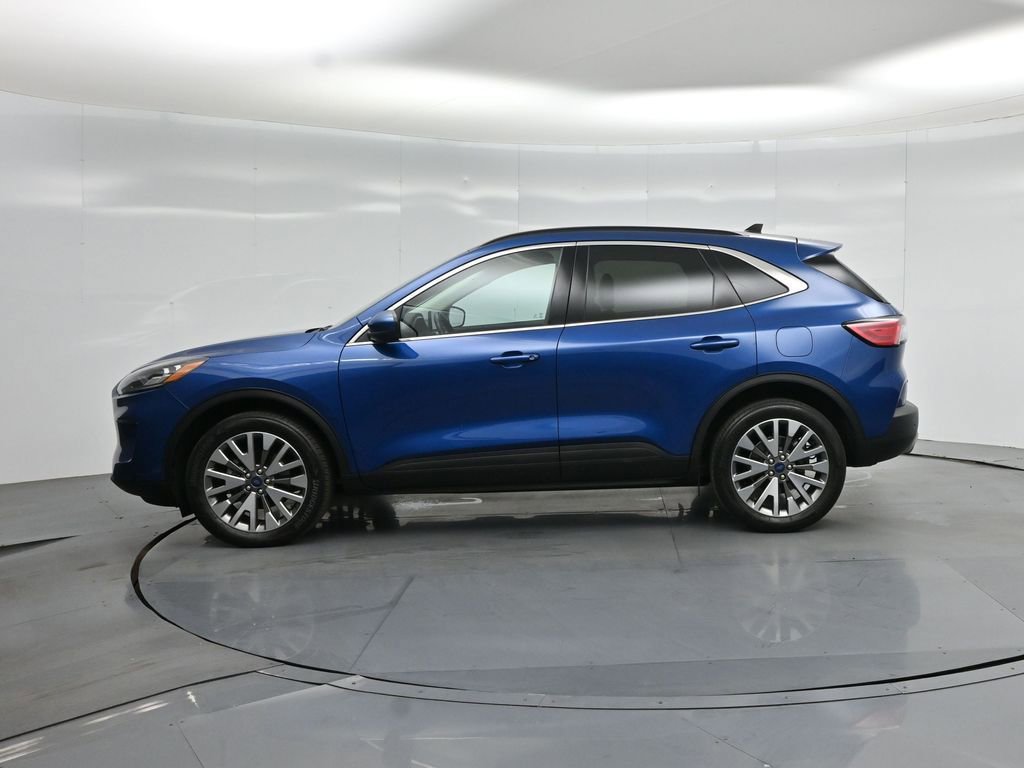 Certified 2022 Ford Escape Titanium w/ Class II Trailer Tow Package image 32