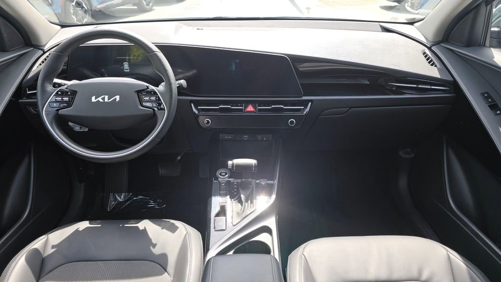 Used 2023 Kia Niro EX FWD image 19
