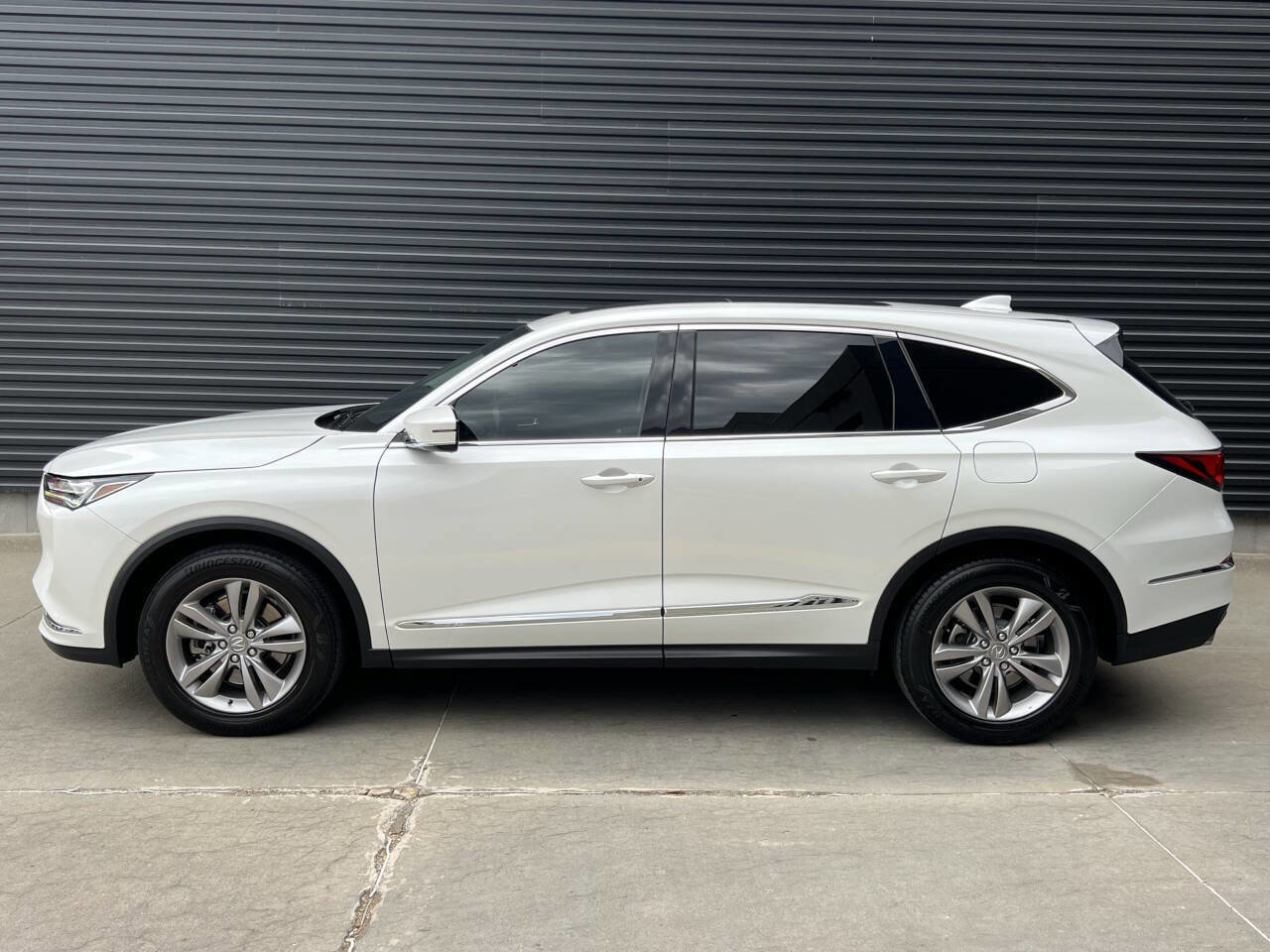 Used 2022 Acura MDX SH-AWD image 9