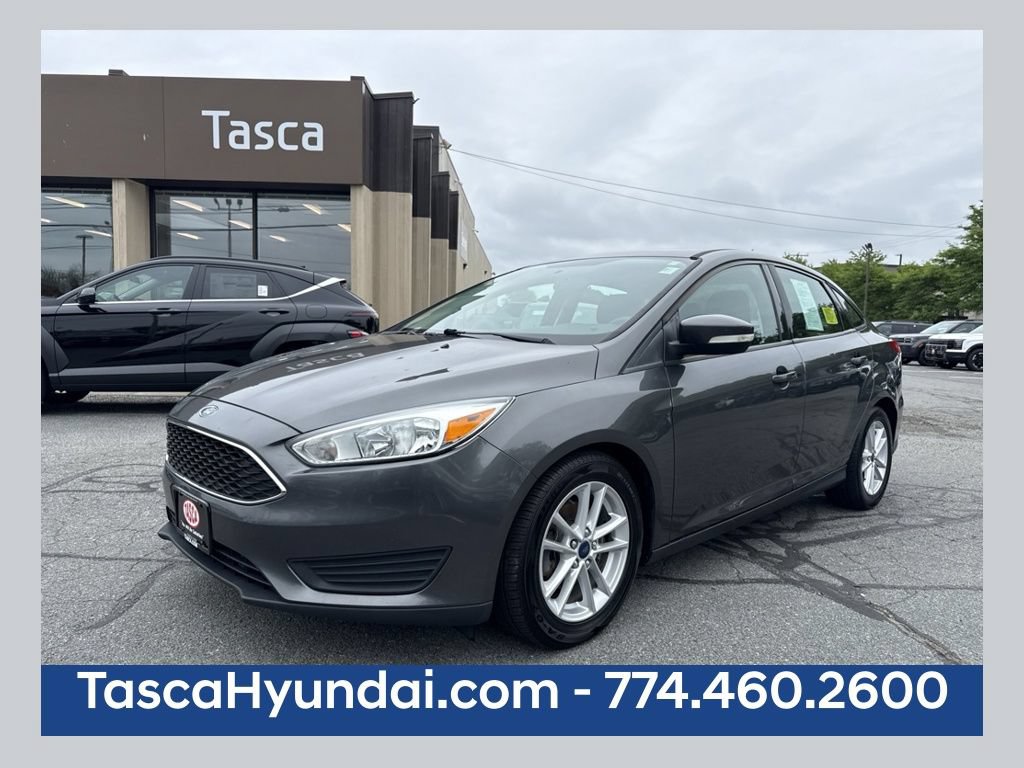 Used 2015 Ford Focus SE FWD image 1