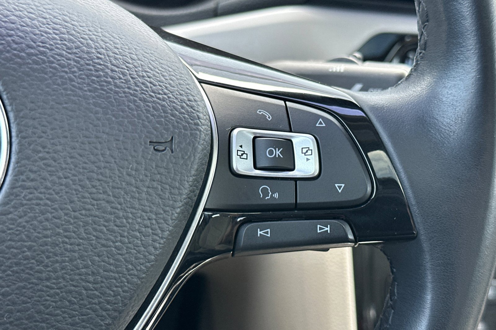 Used 2020 Volkswagen Passat 2.0T SE image 26