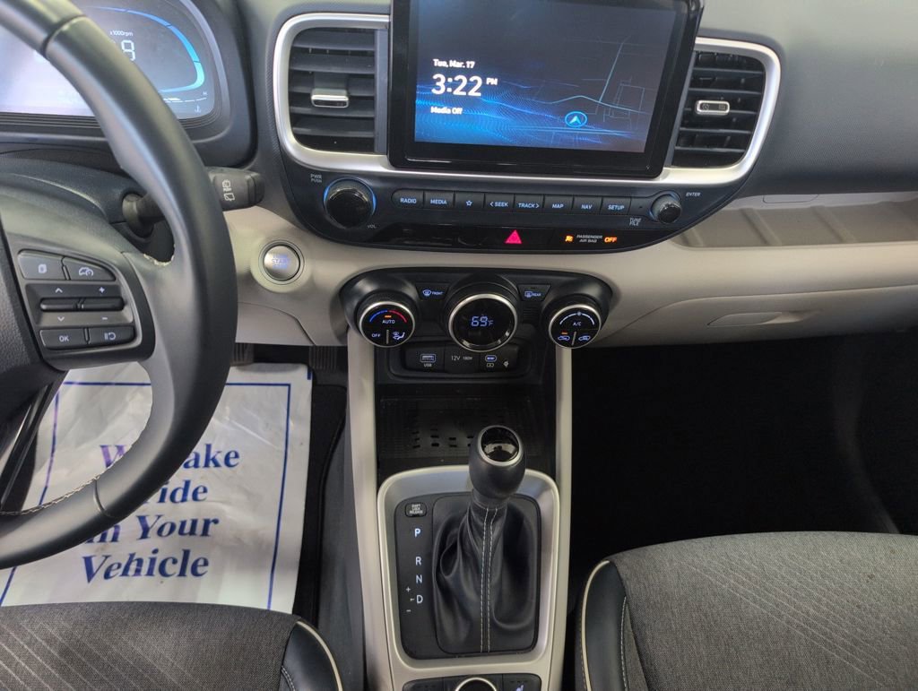 Certified 2023 Hyundai Venue Limited image 18