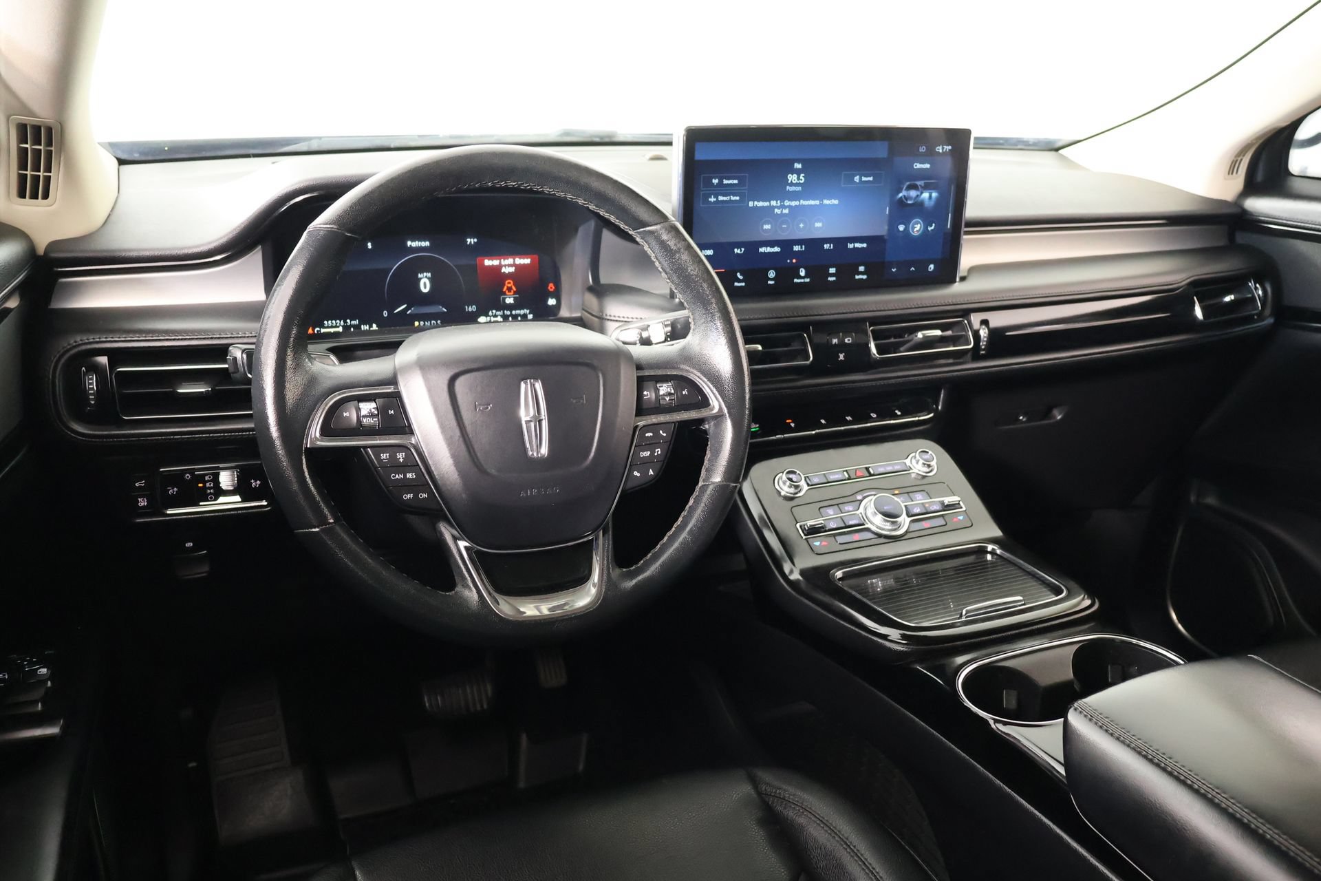 Used 2023 Lincoln Nautilus AWD w/ Premium Package image 2