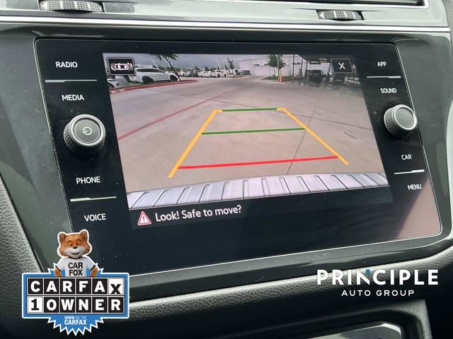 Used 2022 Volkswagen Tiguan SE w/ Panoramic Sunroof Package image 24