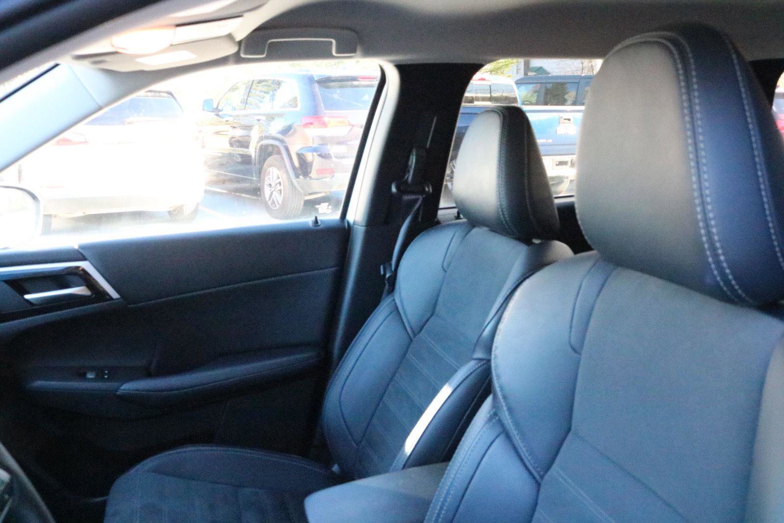 Used 2024 Mitsubishi Outlander SE image 10