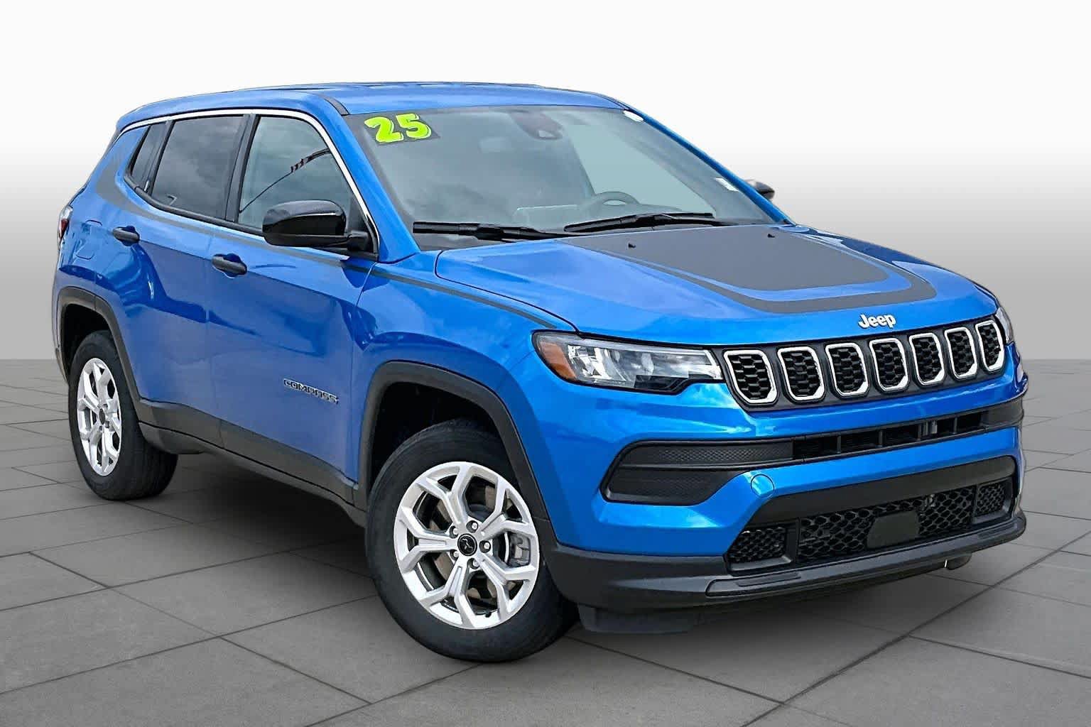 Used 2025 Jeep Compass Sport w/ Mopar Graphics Package AWD/4WD image 4