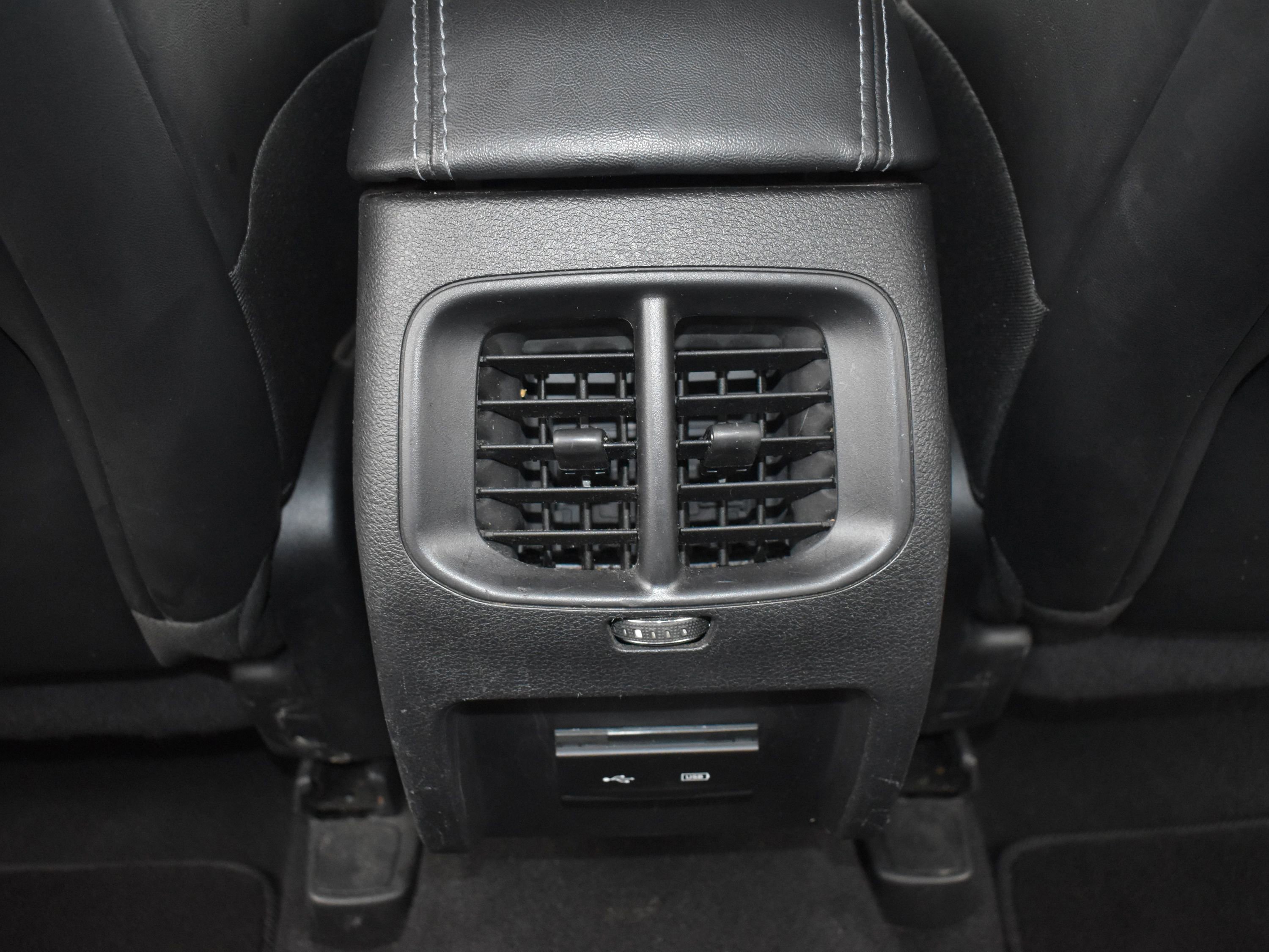 Used 2020 Jeep Cherokee Latitude Plus image 18