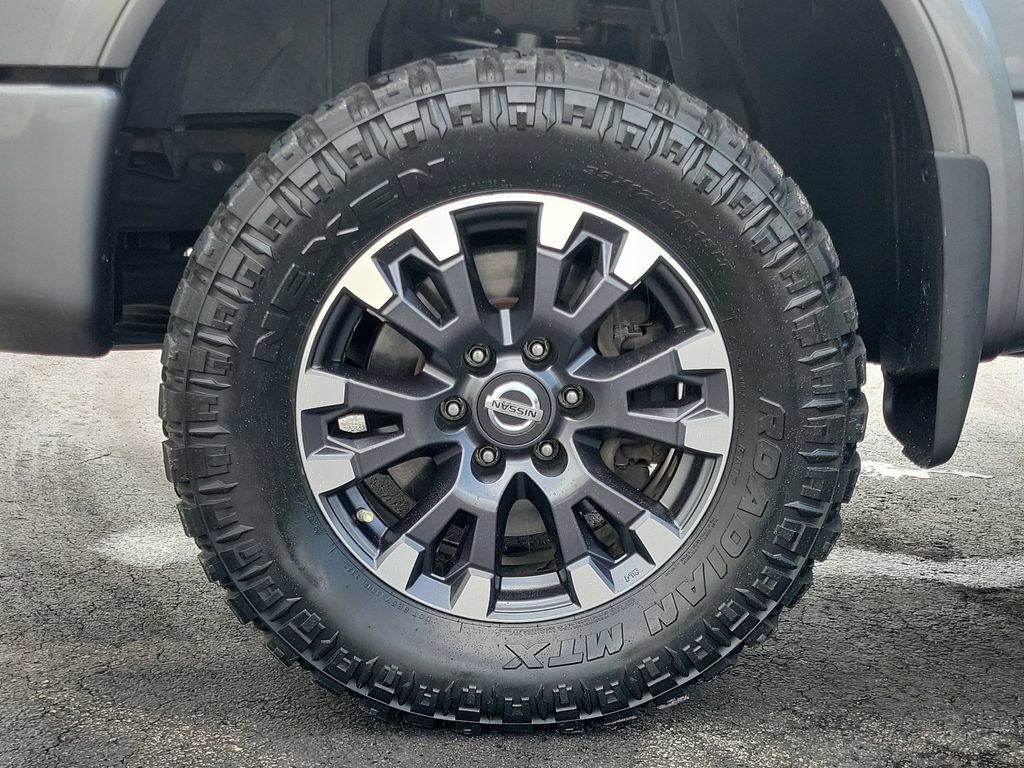 Used 2017 Nissan Titan PRO-4X w/ Pro-4x Convenience Package AWD/4WD image 11