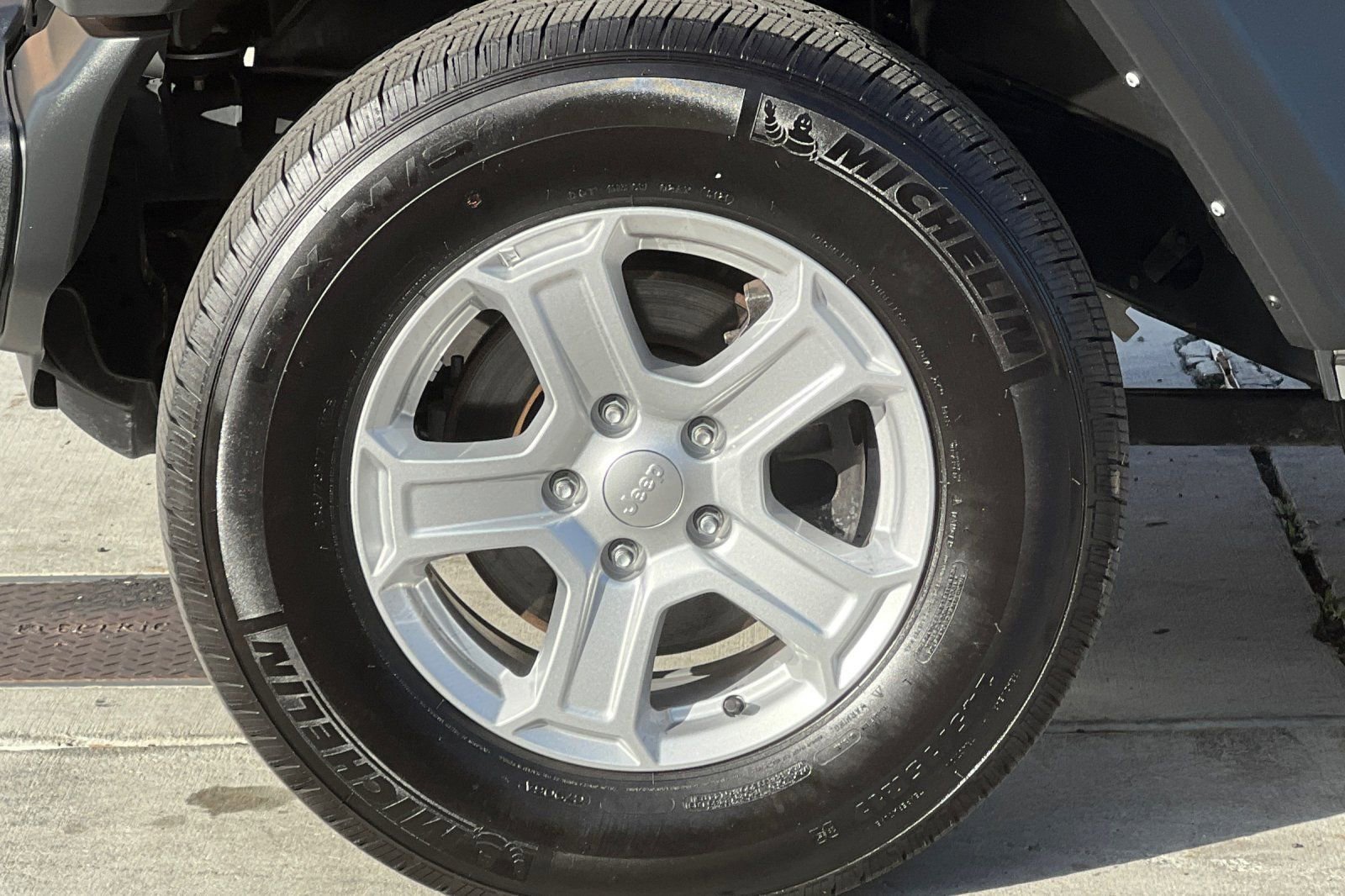 Used 2022 Jeep Wrangler Unlimited Sport w/ Sun And Sound Package image 27