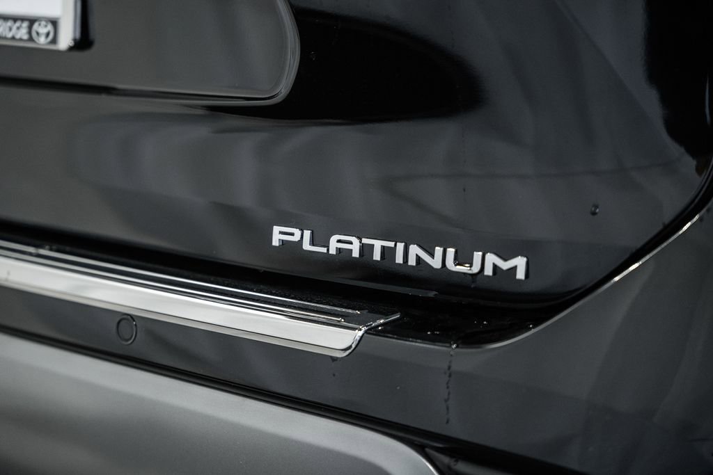 New 2026 Toyota Highlander Platinum image 8