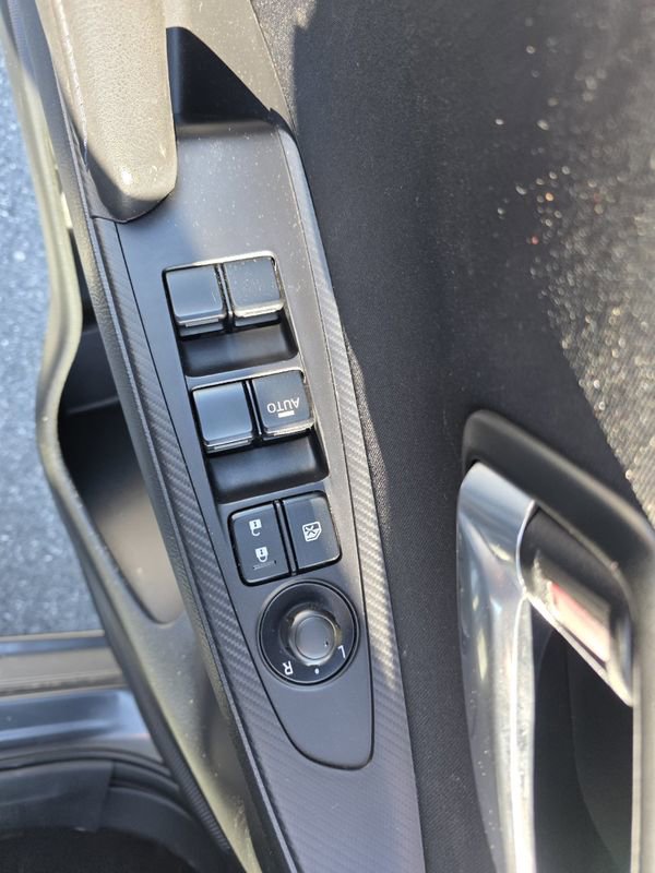 Used 2017 Toyota Yaris iA image 19