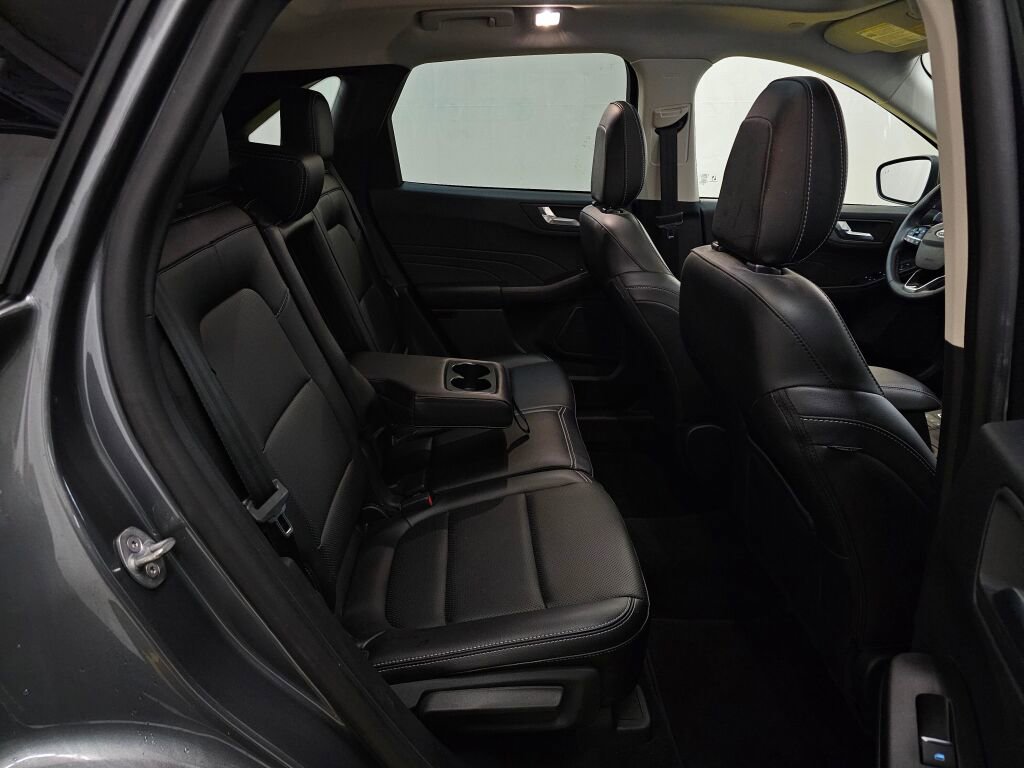 Used 2022 Ford Escape Titanium w/ Class II Trailer Tow Package image 12