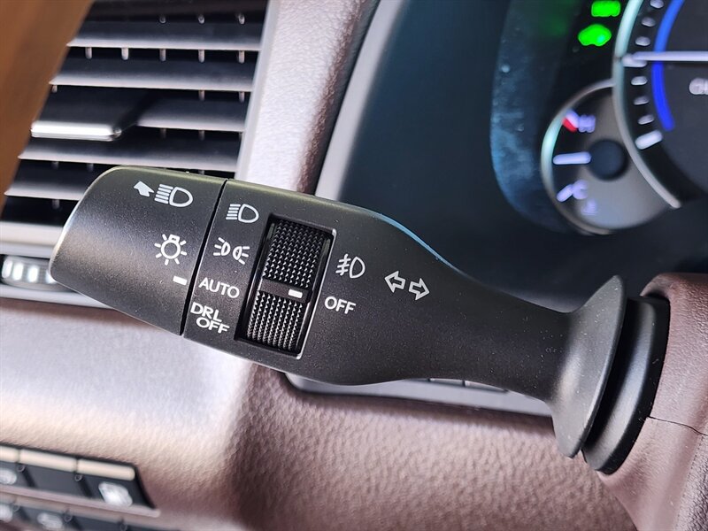 Used 2019 Lexus RX 450h AWD w/ Navigation Package image 39