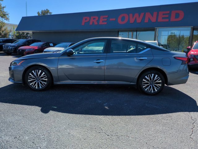 Used 2025 Nissan Altima 2.5 SV image 8