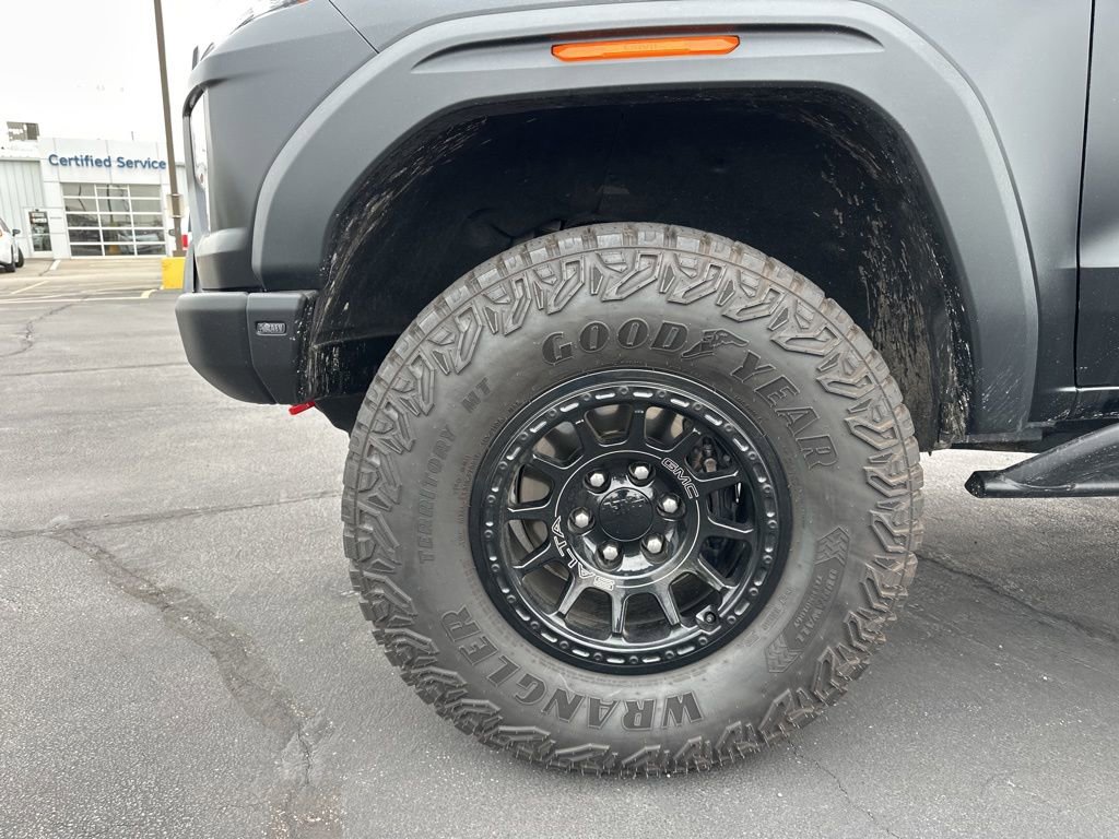 Used 2024 GMC Canyon AT4X w/ AT4X AEV Edition image 19