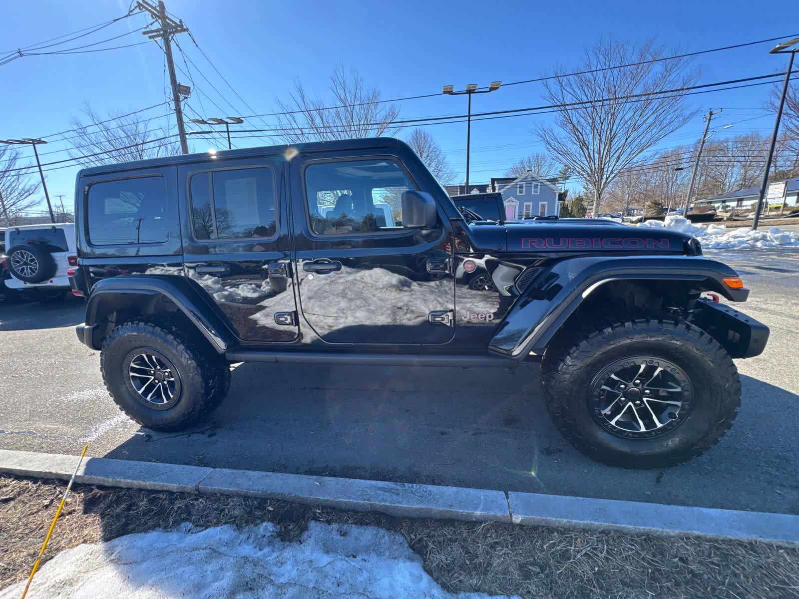 Used 2025 Jeep Wrangler Unlimited Rubicon AWD/4WD image 7