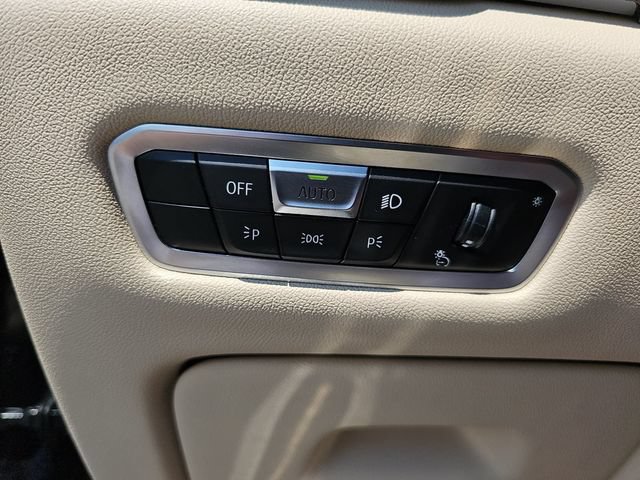 Used 2022 BMW X5 xDrive40i w/ Premium Package AWD/4WD image 36