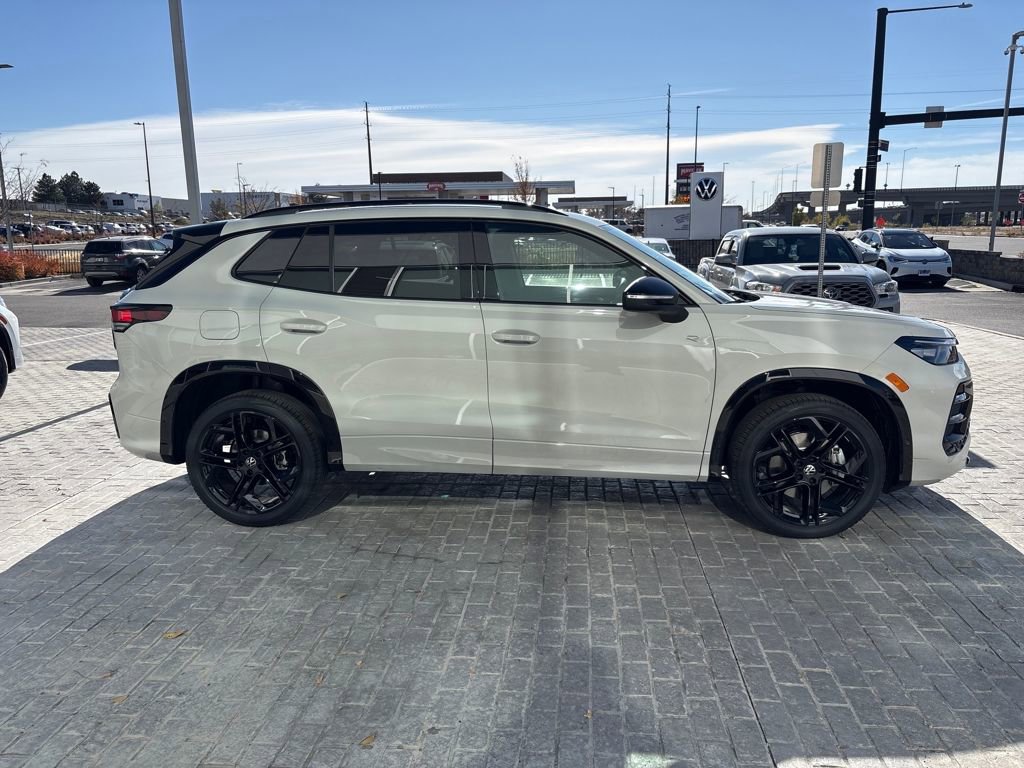 New 2026 Volkswagen Tiguan SE R-Line image 6