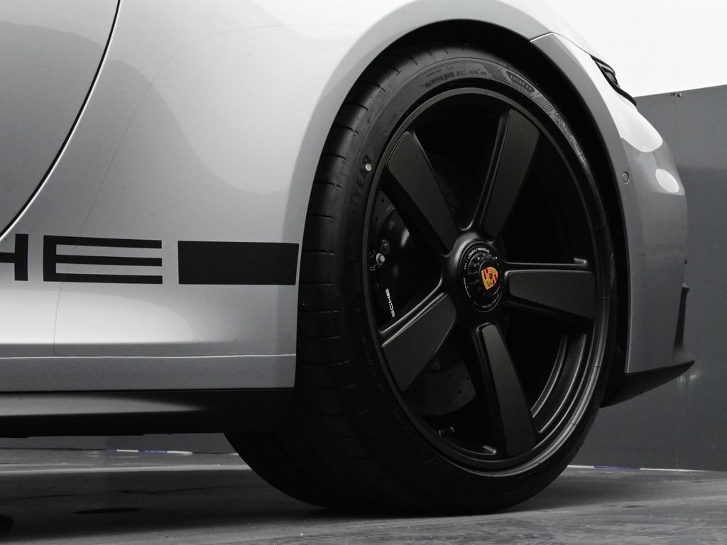 Certified 2026 Porsche 911 Carrera GTS RWD image 7
