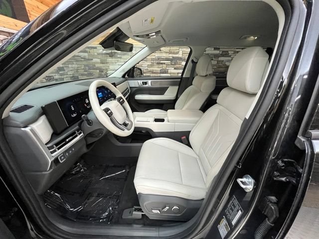 Used 2025 Hyundai Santa Fe SEL AWD/4WD image 32