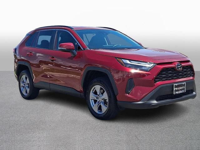 Used 2025 Toyota RAV4 XLE AWD/4WD image 3