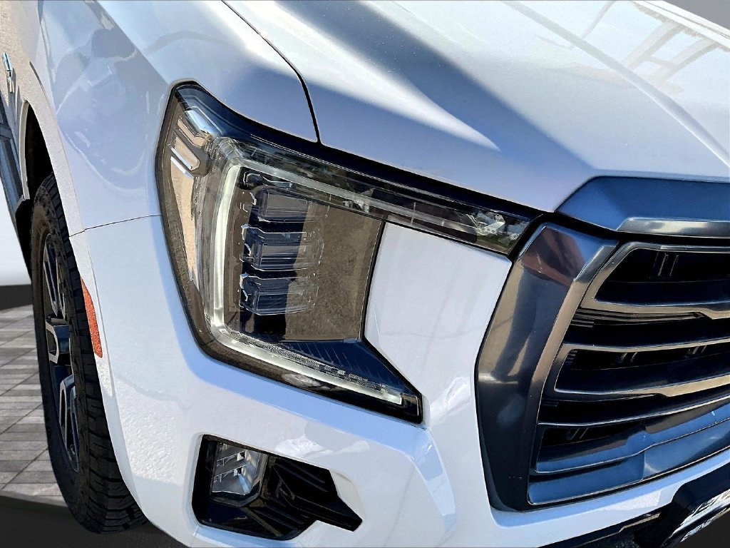 Used 2022 GMC Yukon XL AT4 AWD/4WD image 35