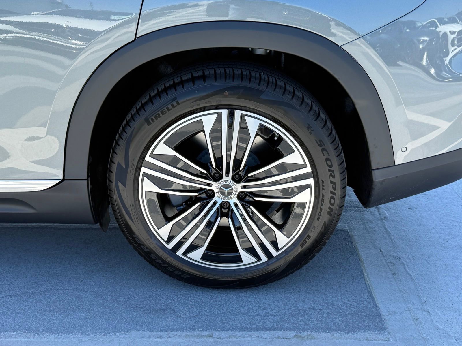 New 2026 Mercedes-Benz EQS 400 4MATIC SUV image 15