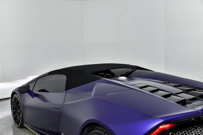 Used 2021 Lamborghini Huracan EVO RWD image 13