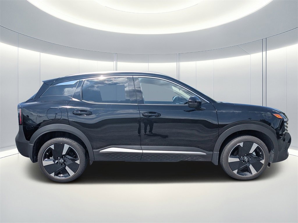 Used 2025 Nissan Kicks SR image 3