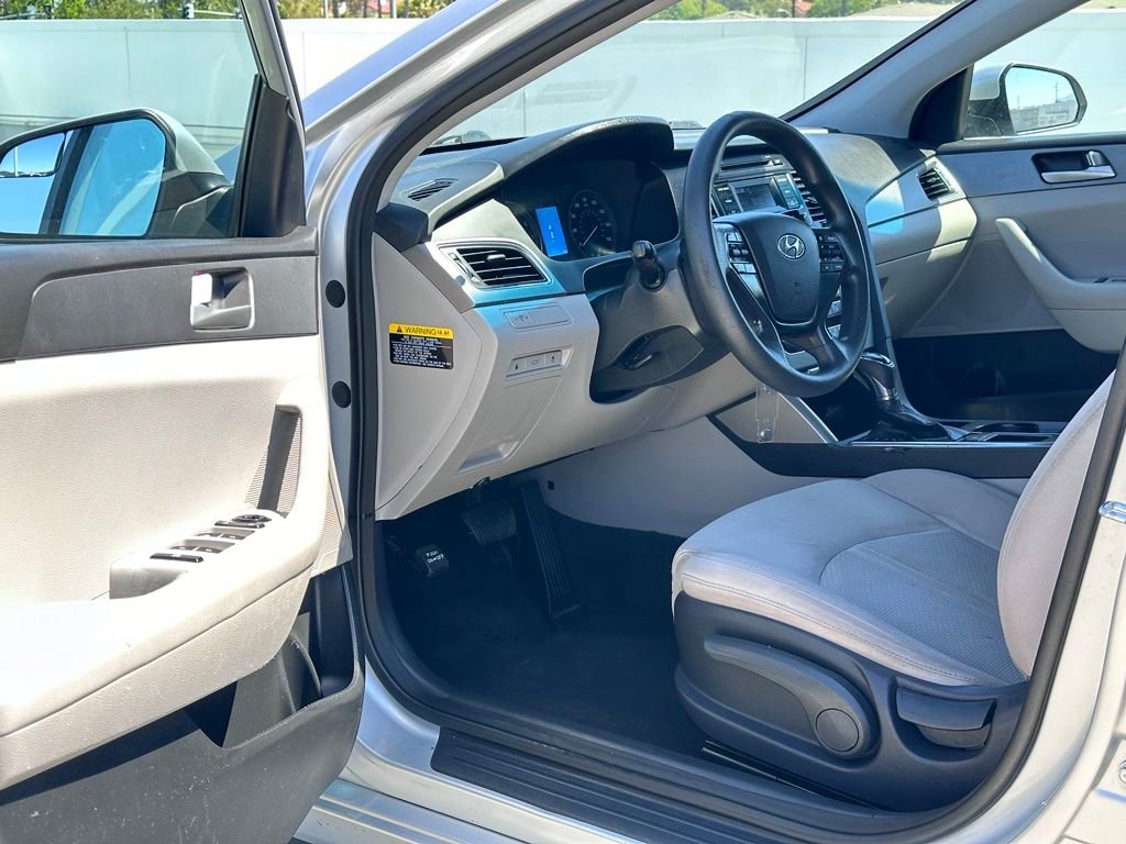 Used 2015 Hyundai Sonata SE FWD image 9