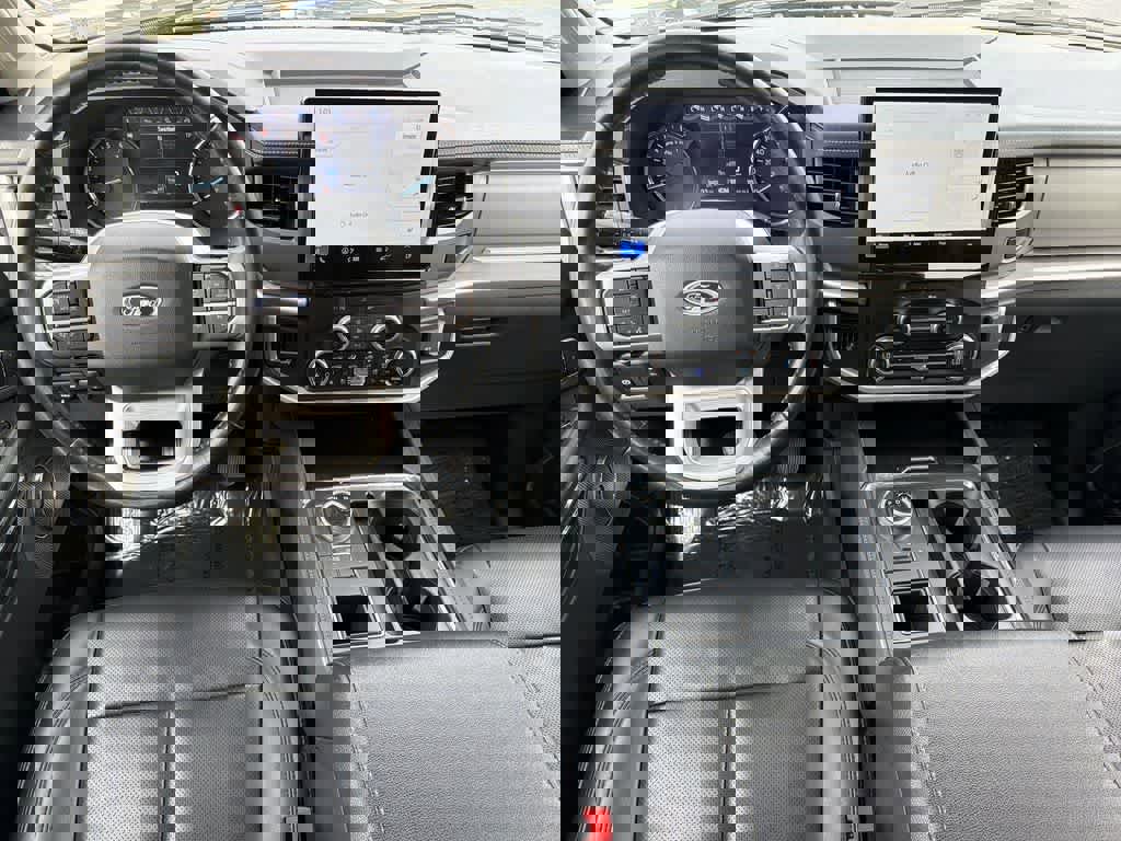 Used 2024 Ford Expedition Max XLT image 11