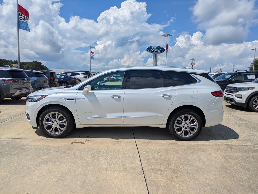 Used 2020 Buick Enclave Avenir w/ Avenir Technology Package AWD/4WD image 2