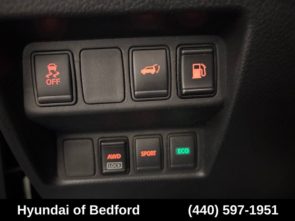 Used 2018 Nissan Rogue SV AWD/4WD image 21