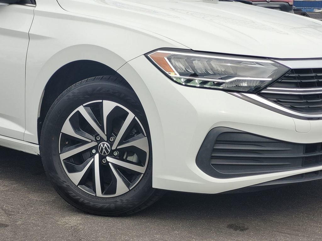 Used 2023 Volkswagen Jetta S image 9