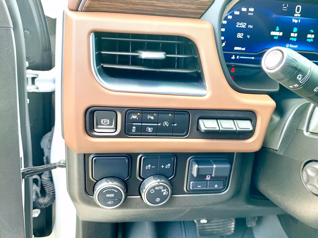 Used 2023 Chevrolet Tahoe High Country RWD image 32
