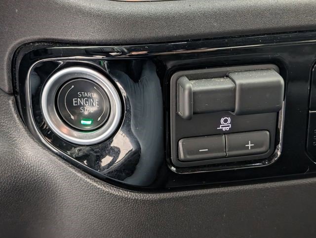 Certified 2025 GMC Sierra 1500 SLT image 22