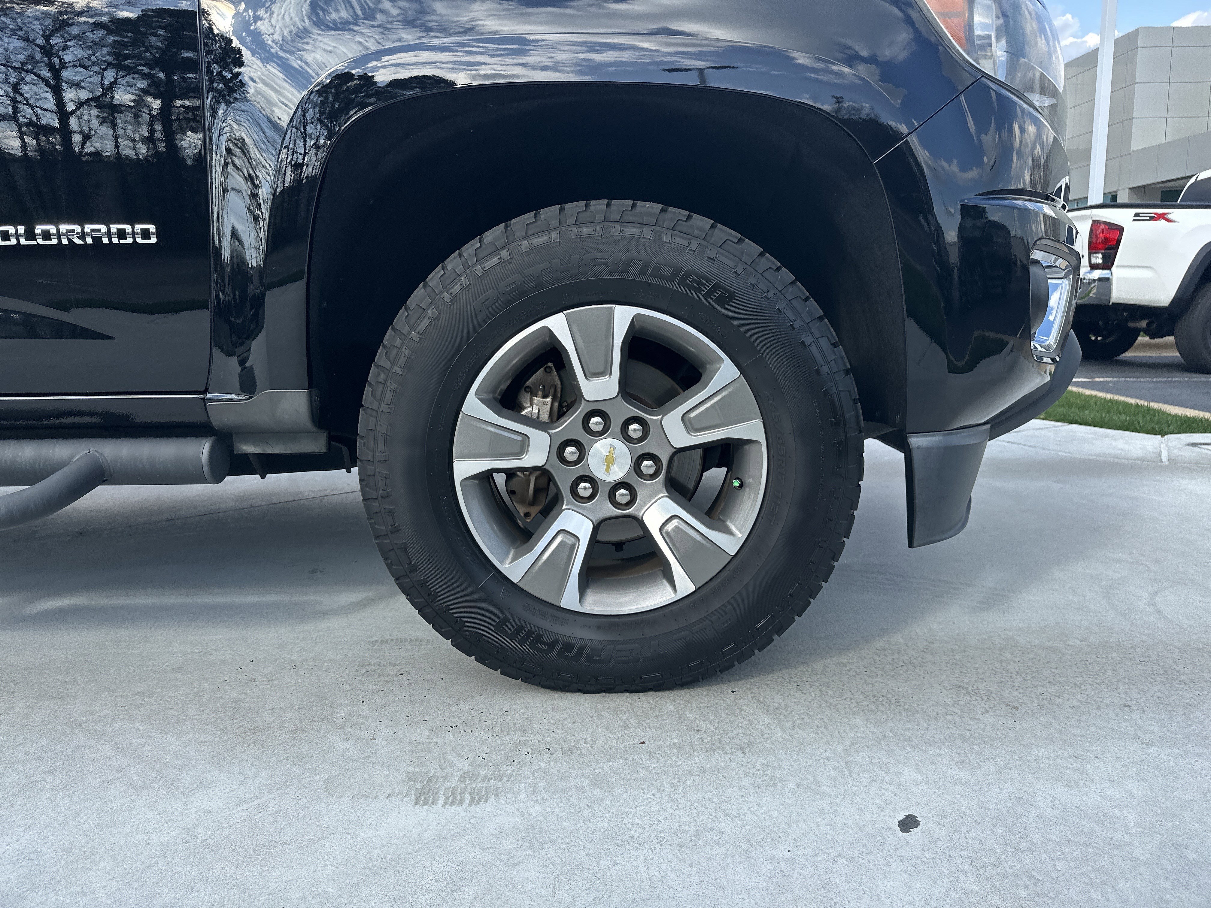 Used 2017 Chevrolet Colorado Z71 AWD/4WD image 13