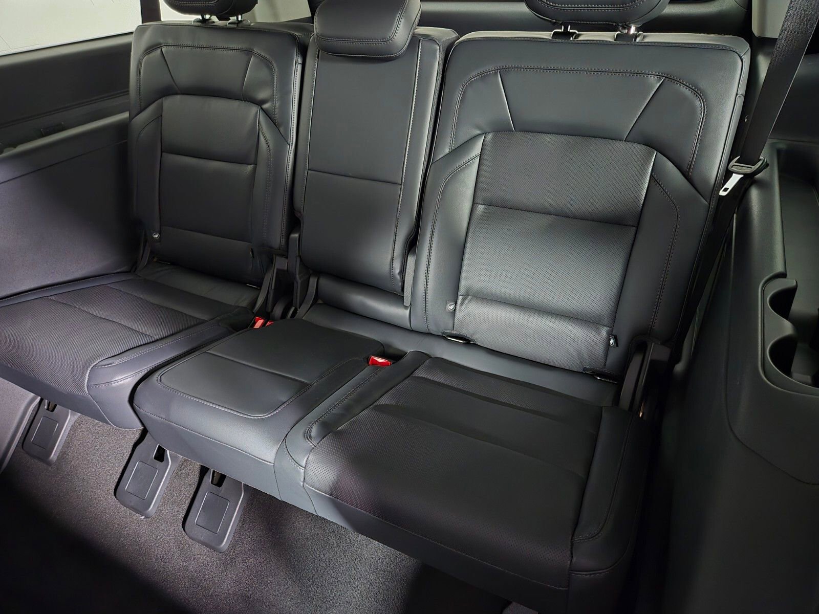 New 2026 Lincoln Navigator L Premier AWD/4WD image 14