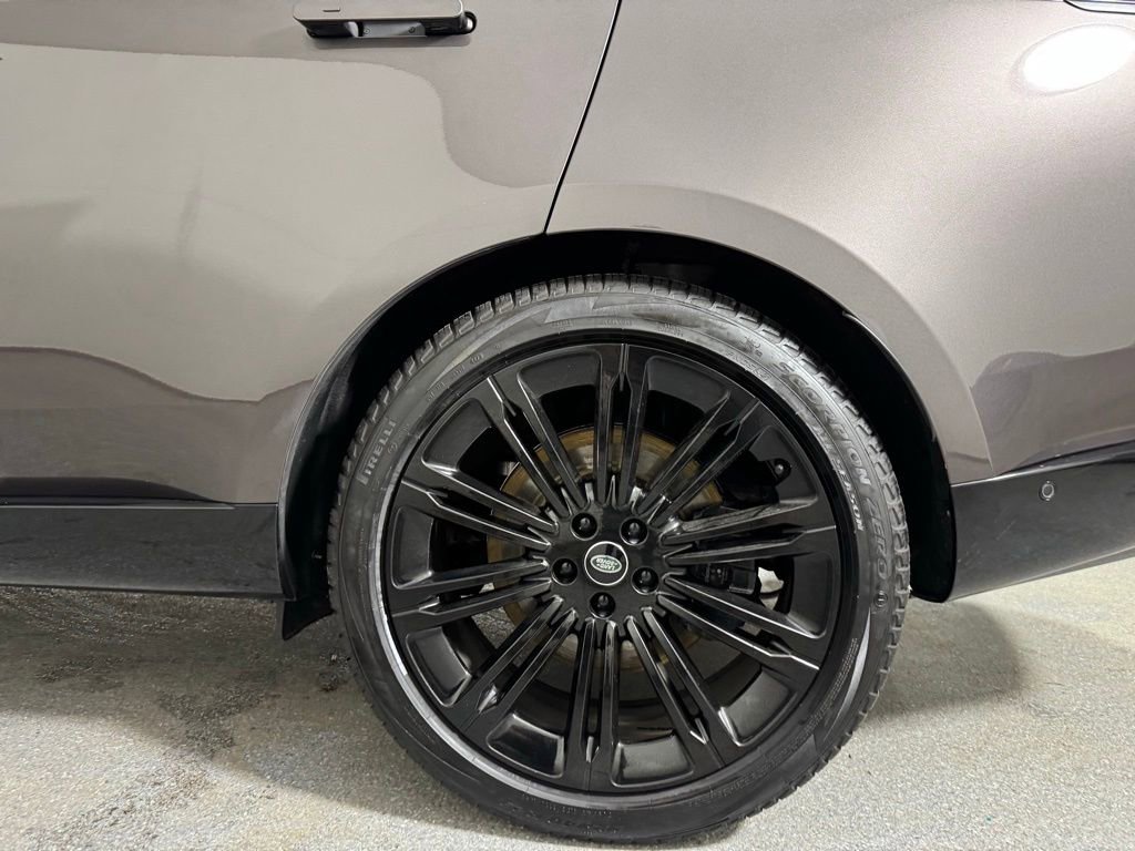 Used 2023 Land Rover Range Rover Long Wheelbase First Edition image 33