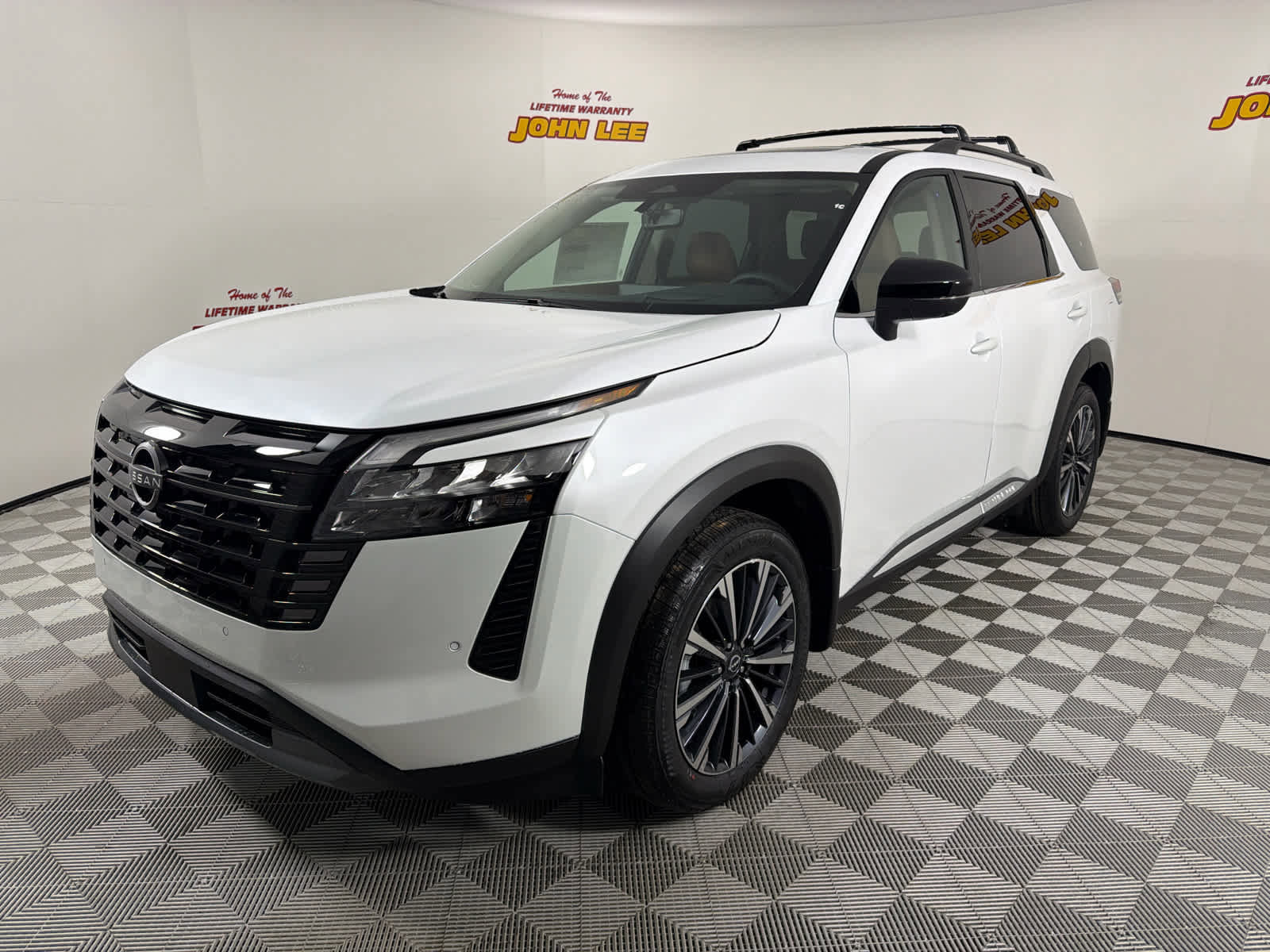 New 2026 Nissan Pathfinder Platinum image 1