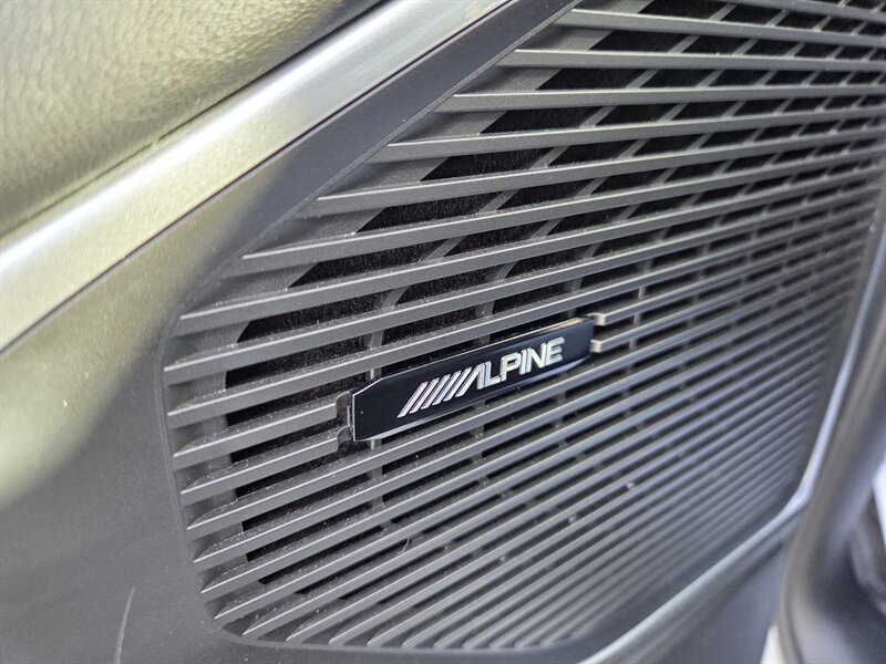Used 2024 Jeep Wagoneer L Series II RWD image 15
