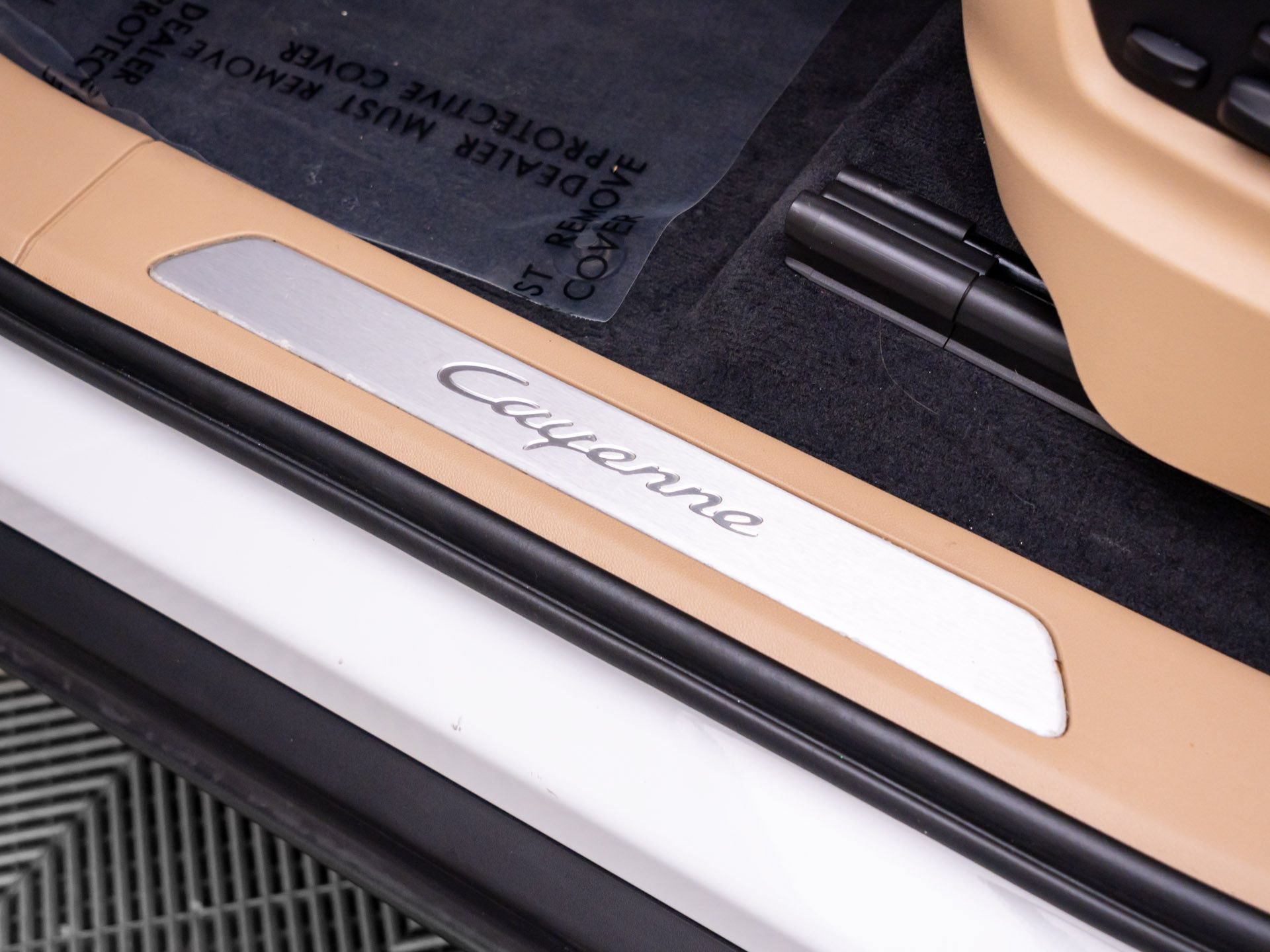 Certified 2023 Porsche Cayenne AWD/4WD image 15