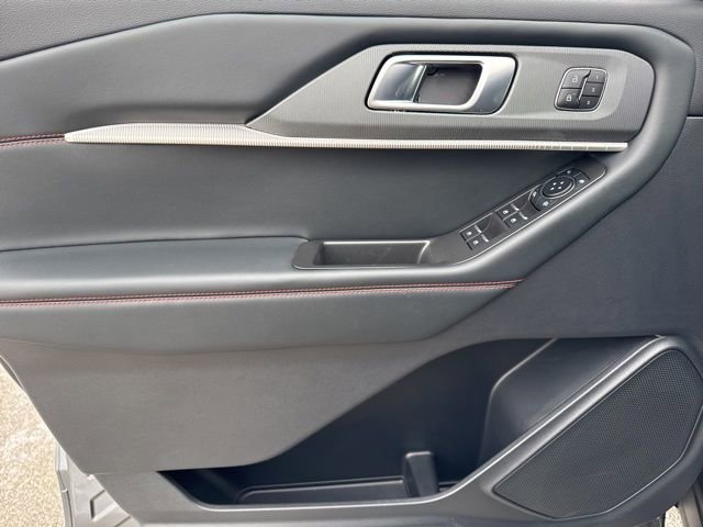 Used 2025 Ford Explorer ST-Line w/ Premium Package AWD/4WD image 12