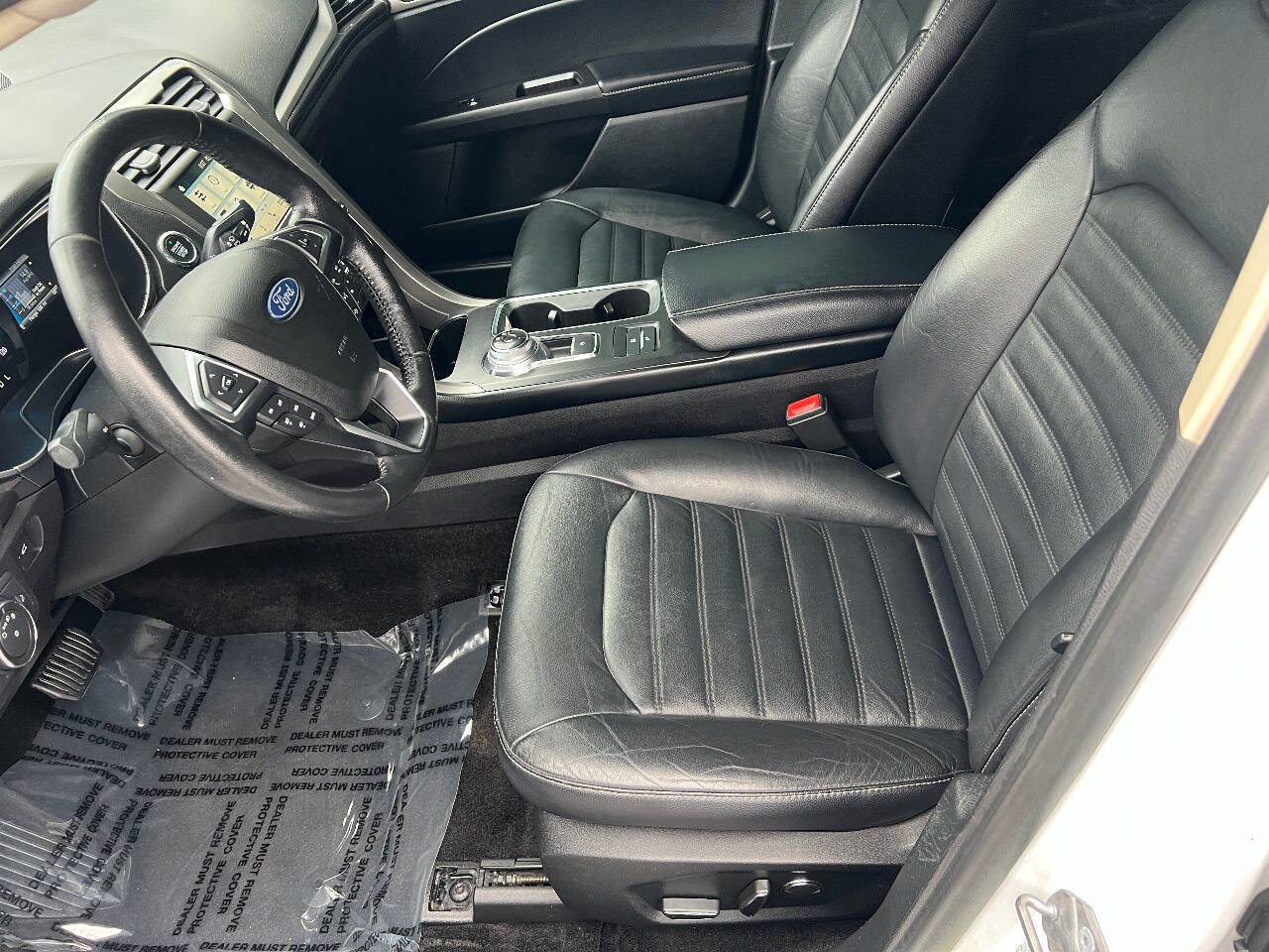 Used 2018 Ford Fusion SE w/ Equipment Group 602A FWD image 18