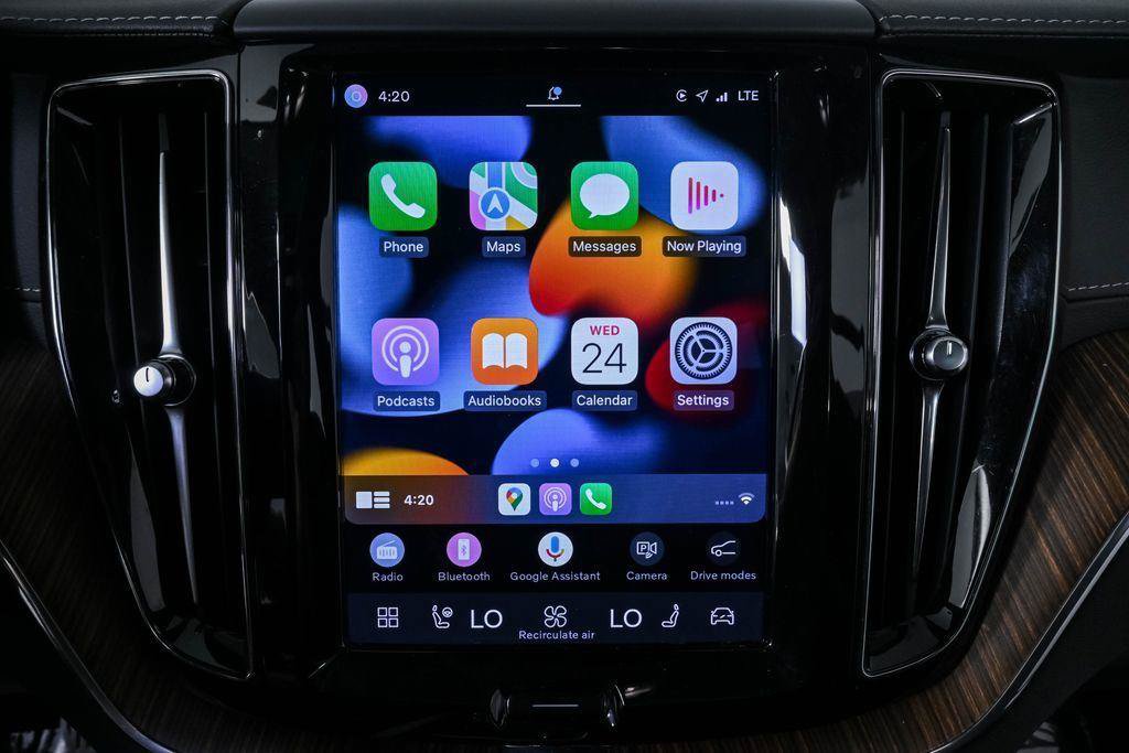 Certified 2023 Volvo XC60 B5 Ultimate w/ Climate Package FWD image 18
