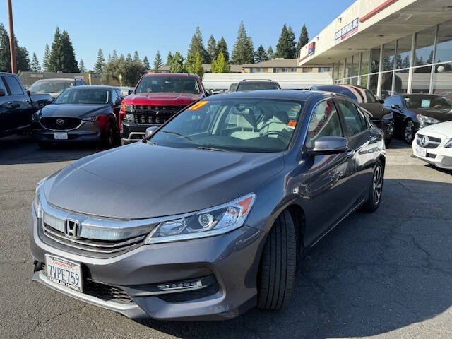 Used 2017 Honda Accord EX image 3