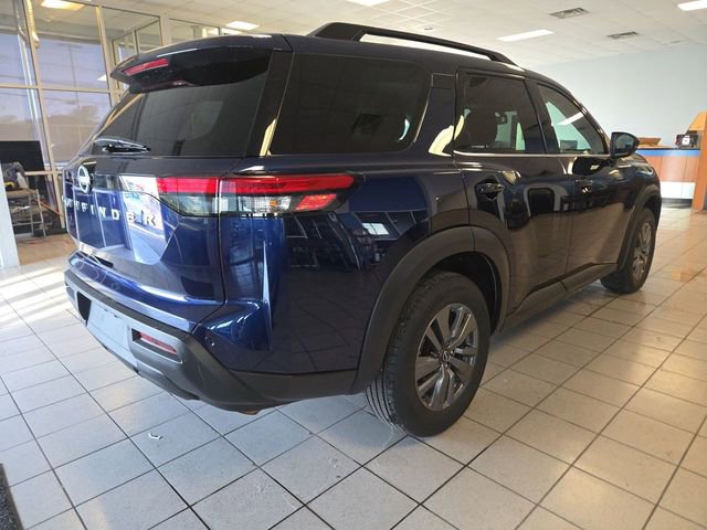 Used 2025 Nissan Pathfinder SV FWD image 8