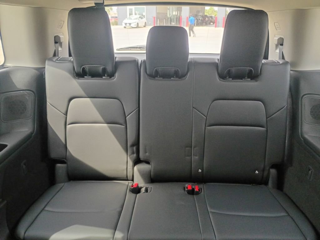 New 2026 Nissan Pathfinder Platinum image 35